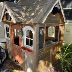 Free Playhouse