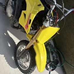 Suzuki Drz70. Semi Automática 