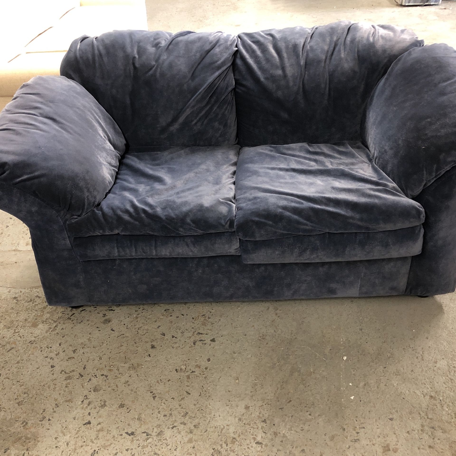 Good condition Loveseat