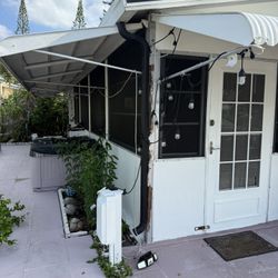 Mobile Home In DEERFIELD BEACH Area For Sale. 2 Bed One Bathroom. Everything Works And Good Condition. 
