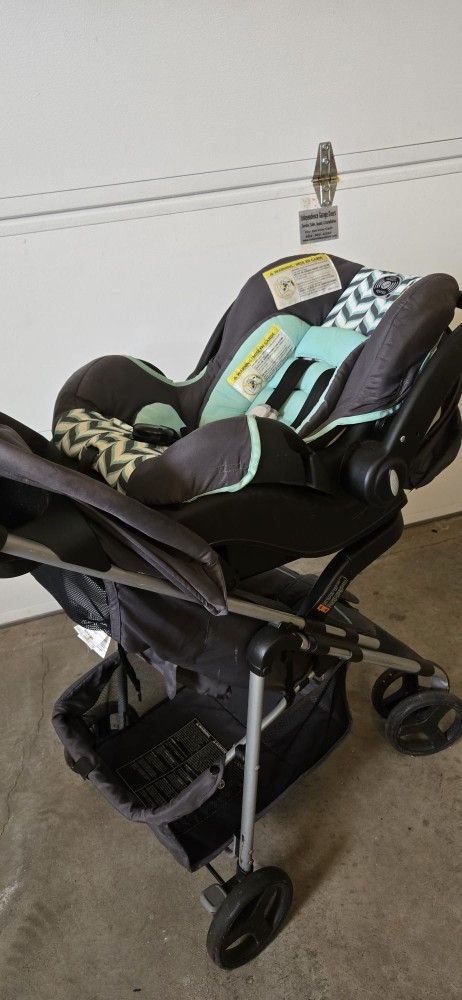Gently Used Evanflo Infant Travel System