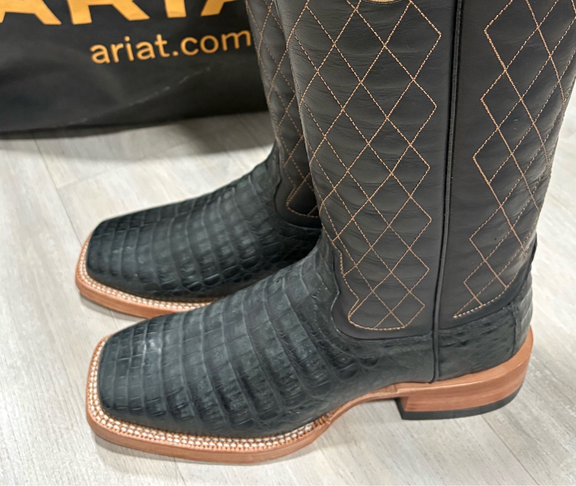 Ariat Caiman Belly Boots size 8.5m