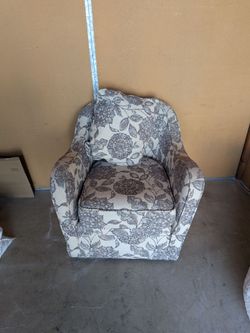 Rocking accent chair