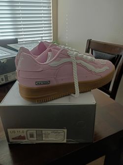 Men's size 11 brand-new shoes