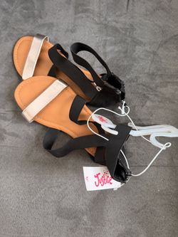 Justice sandal