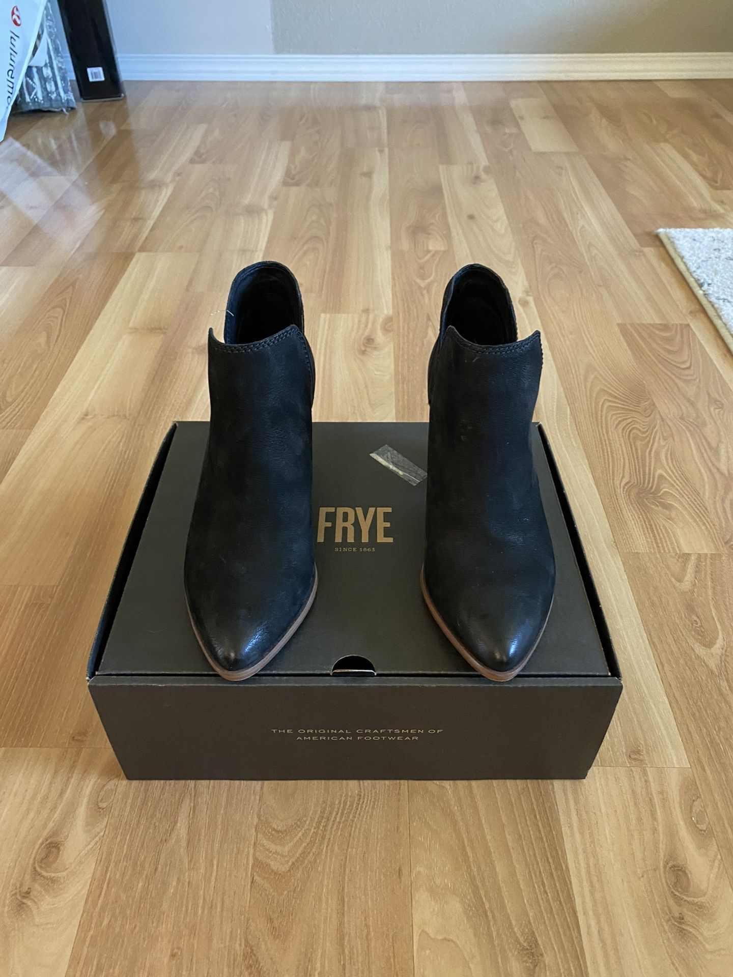Frye | Reina Cut Out Bootie | Size 6.5