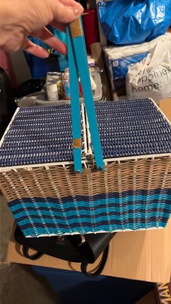 Picnic basket, good condition