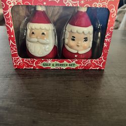 UFT/UFS JOHANNA PARKER SALT SHAKERS