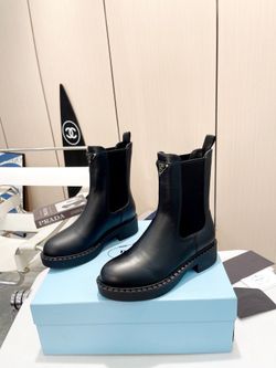 Prada Women’s Boots With Box 2026 New
