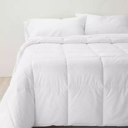 Casaluna Full/Queen Down Alternative Comforter