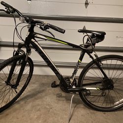 Giant Brand Roam 3 Bicycle 