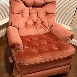 Comfy vintage pink Rocking chair moving sale