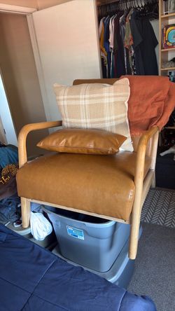 Brown accent chair