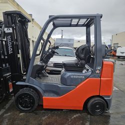 Toyota 8 Model forklifts