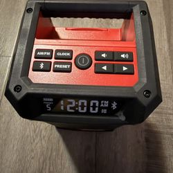 Milwaukee Radio + Charger