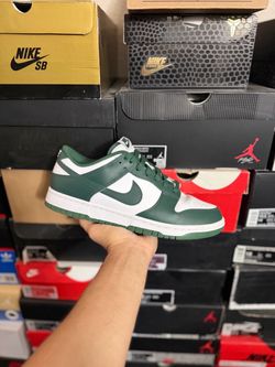 Nike Dunk Low Michigan State size 9.5 VNDS