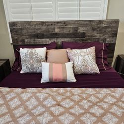 Queen Bed With 2 End Tables