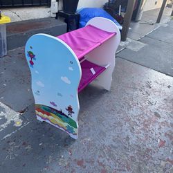 Kids shelf