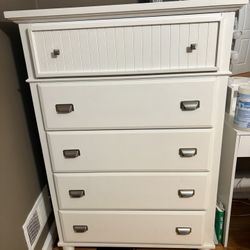 5 Drawer Dresser With Storage And Mirror