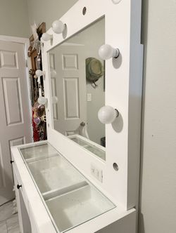 Vanity - Cabinet Use $125