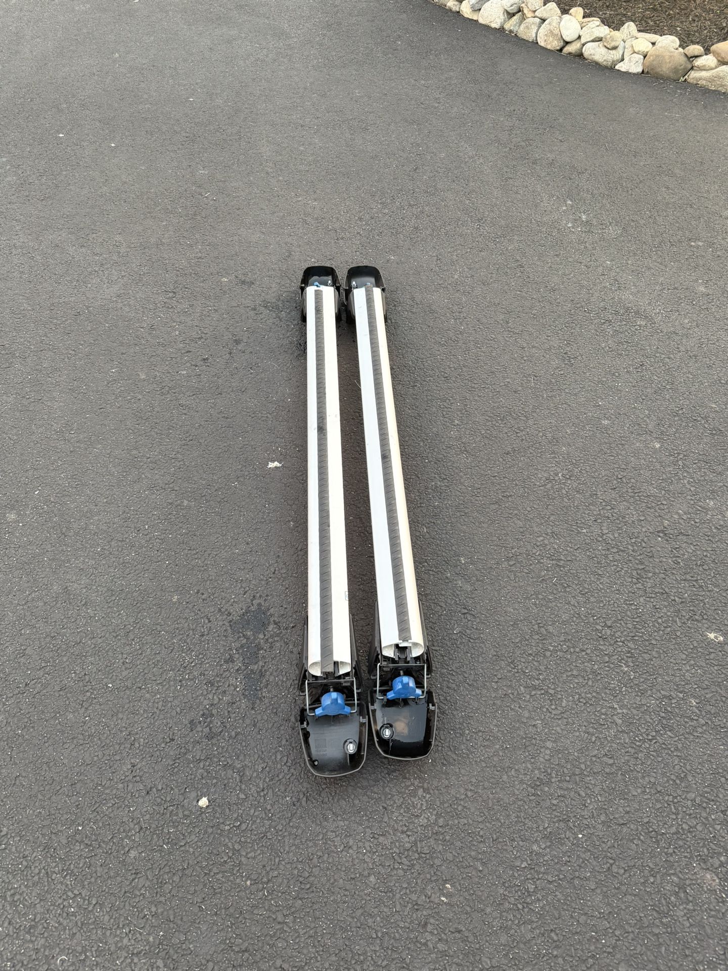 VW Atlas Roof Crossbars