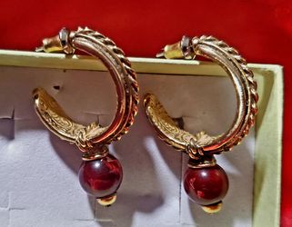 Vintage Gold-tone hoop earrings with Bead drop