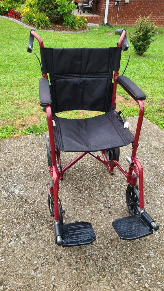 🚨 Medline Transport Wheelchair - Like New! 🚨