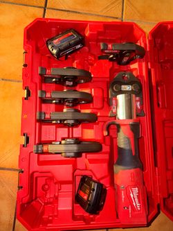 Milwaukee M18 18-Volt Lithium-lon Brushless Cordless FORCE LOGIC Press Tool Kit