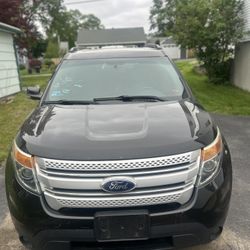 2011 FORD EXPLORER (For parts)