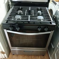 6 Months Old Whirlpool Gas Stove And Oven 