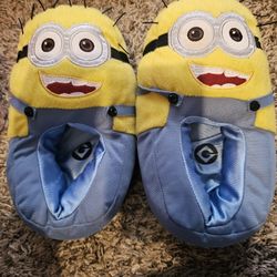Kids Minions Slippers Size Medium  Fits Size 3y