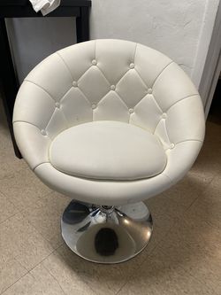 Vanity chair