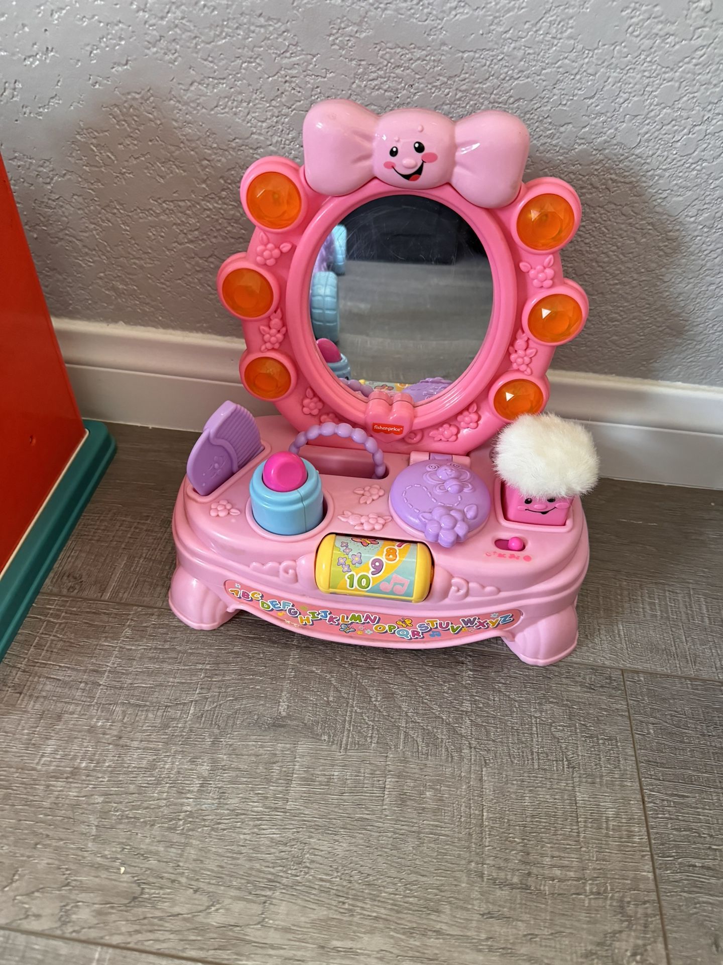 Fisher-Price Baby & Toddler Toy Laugh & Learn Magical Musical Mirror Pretend Vanity Set for Infants Ages 6+ Months