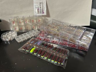 Nails/Gems
