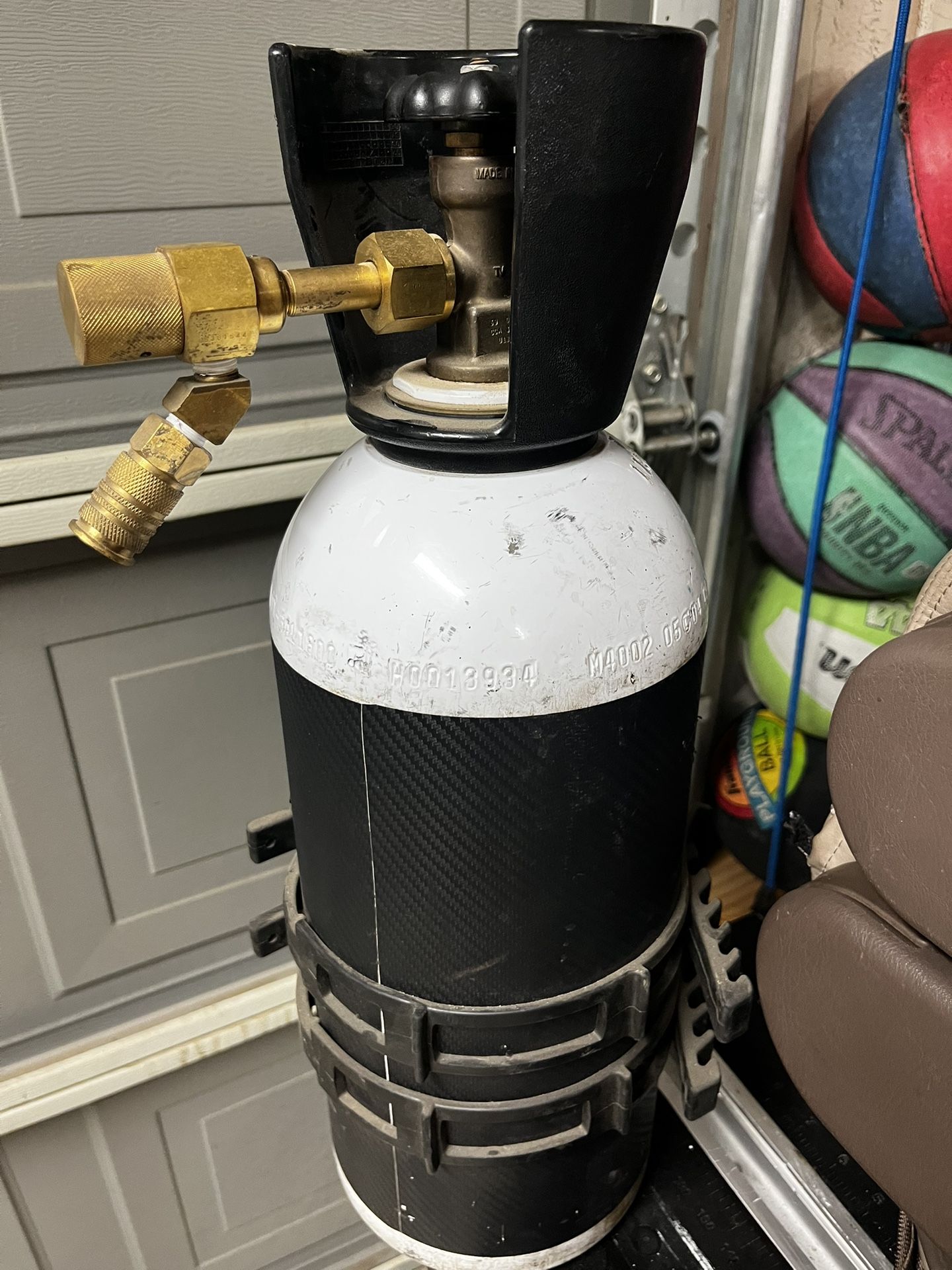 10 lbs CO2 Tank With Regulator Fill Tires