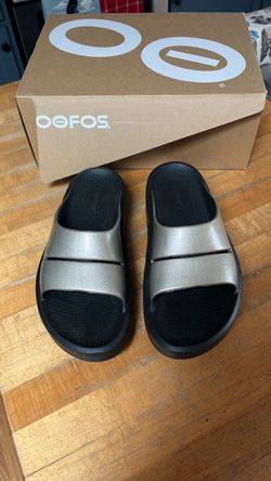 OOFOS Slide Sandals with Box