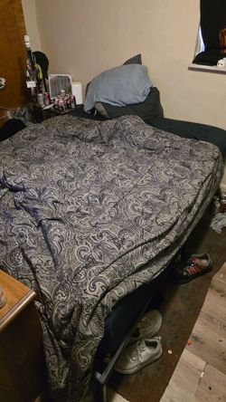 Queen Size Memory Foam Mattress Set with Bamboo Waterproof Topper & Metal Frame – $40  (Orig. $720)