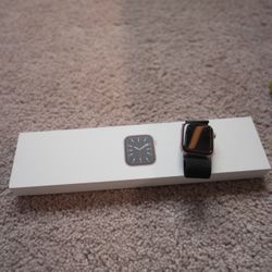Apple Watch Series 6 (GPS, 44mm) Free Bands