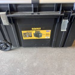 Dewalt Tough Chest 