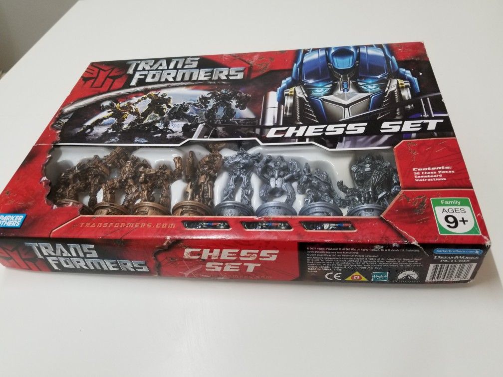 Transformers Chess Set Board Game, Parker Brothers, Hasbro, Complete Set 1098