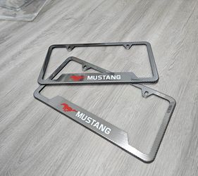 Brand New Universal 2PCS Mustang Metal Carbon Fiber Style License Plate Frame
