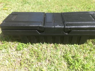 Pick up tool box, very good condition .