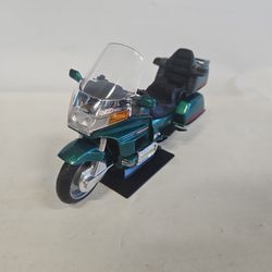Vintage 1996 New-Ray 1:12 Scale Honda Goldwing 1500 Plastic Model I-8394