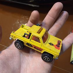 Majorette Chevy 4WD Depanneuse Yellow Truck 1/74 Scale Toy 
No. 291
Made in France
Good cond