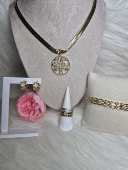 Beautiful Set 14k Gold Laminated Hypoallergenic Waterproof Non Tarnish Excellent Quality Jewelry  Prices Are On Description 