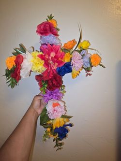 1 Artificial fake flowers cross ✝️ 💐