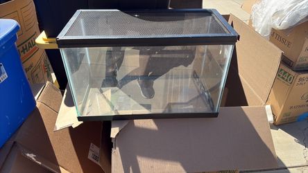 Small reptile or fish tank