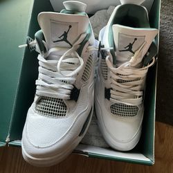 Air Jordan 4