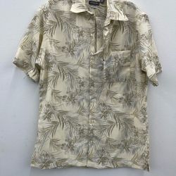Van Heusen Men’s Button Up Shirt. Item No 160