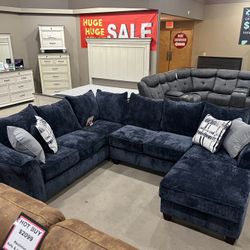 💥BLOWOUT SALE!💥 Brand New Sectional W/ Reversible Chaise Only $1399.00!!
